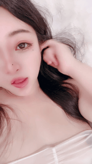 源码录制资源【凌晨的少女】，高颜值少女拿着大黑牛直接塞入自己超肥的骚逼，果冻一样的馒头穴潮喷（251201~251219）【29gb/20v/】